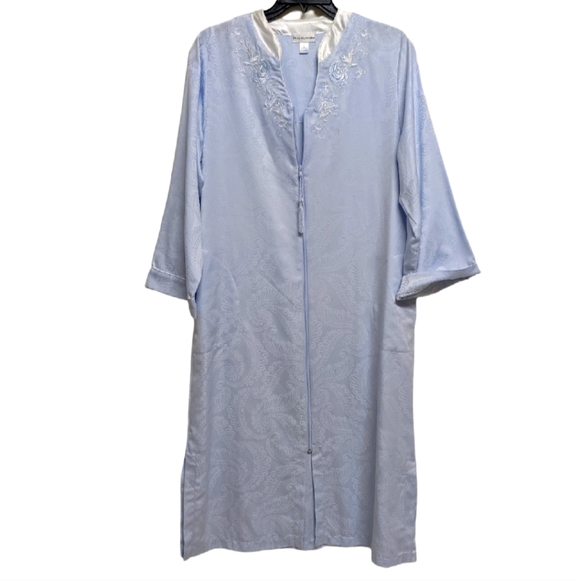 Miss Elaine Ladies Light Blue Embroidered Long Sleeve Zippered Robe/Nightgown L